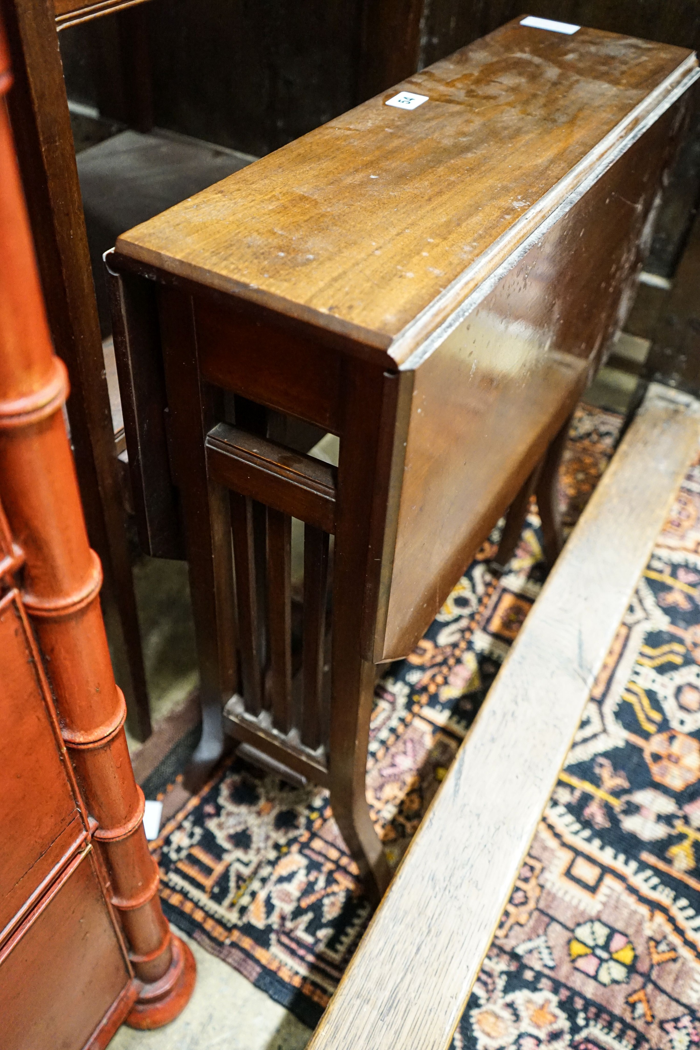 An Edwardian mahogany Sutherland table, width 60cm, together with a George III mahogany two tier washstand